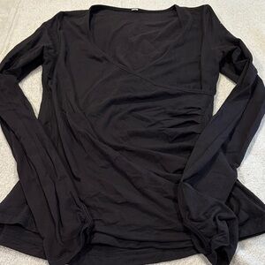 Lululemon- Elegant Black Long Sleeve Women's Top 4-6?